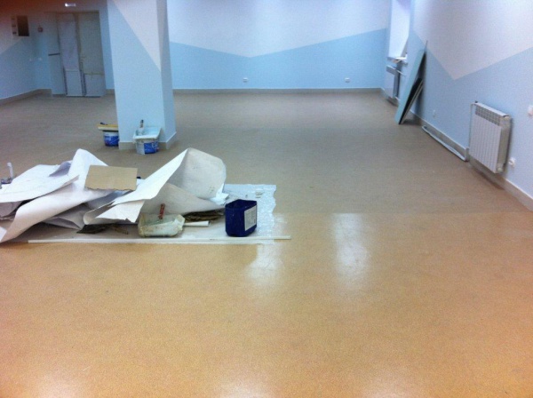 Настил коммерческого линолеума