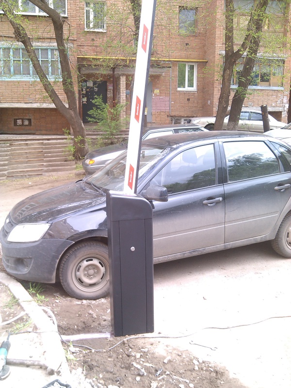 Шлагбаум на въезд